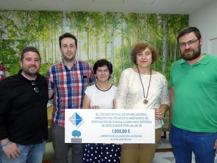La Asociación Las Encinas, beneficiaria de la donación anual del Colegio de Aparejadores de Guadalajara
