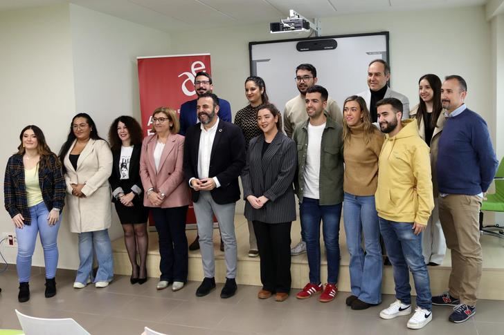 El Ayuntamiento premia las ideas y proyectos de emprendimiento de cuatro jóvenes de Azuqueca