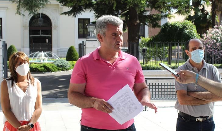 Exige revertir los recortes en las líneas de autobuses Zaorejas-Guadalajara y del Corredor y La Campiña