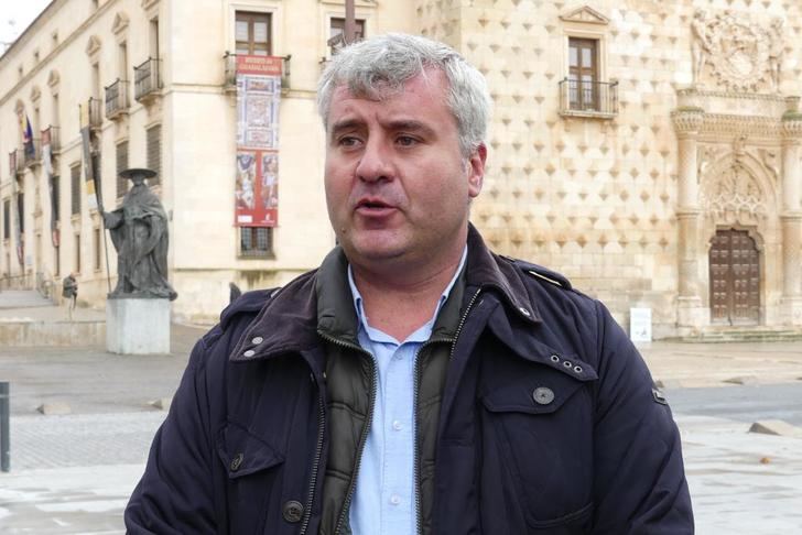 El PP pide al socialista Alberto Rojo que se pronuncie directamente contra la Ley de Amnistía