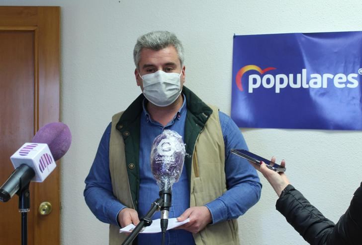 Esteban tacha de decepcionantes las medidas adoptadas por Page y critica su cerrazón al negarse a escuchar a la sociedad civil