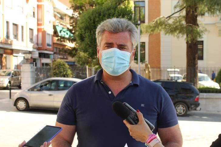 Esteban reprocha a Page su doble cara y critica su voto a favor para volver a cerrar la hostelería atacando de nuevo a este sector