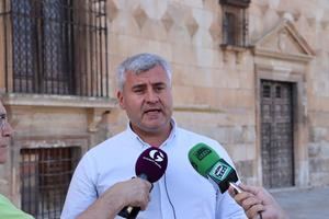 Esteban denuncia que Rojo ha incumplido la Ley Electoral en dos ocasiones utilizando la web y redes institucionales para hacer venta de logros