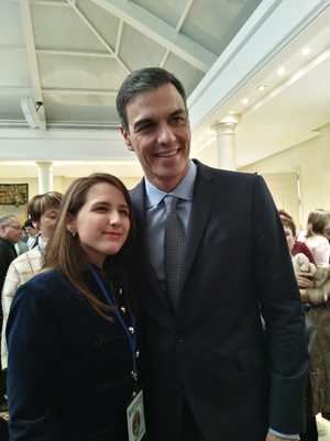 Una estudiante de Azuqueca en la recepción de Pedro Sánchez a los jóvenes para conmemorar el 40 Aniversario de la Constitución