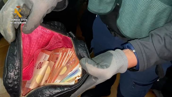 La Guardia Civil desmantela dos plantaciones de marihuana en viviendas de Olías del Rey y Mocejón