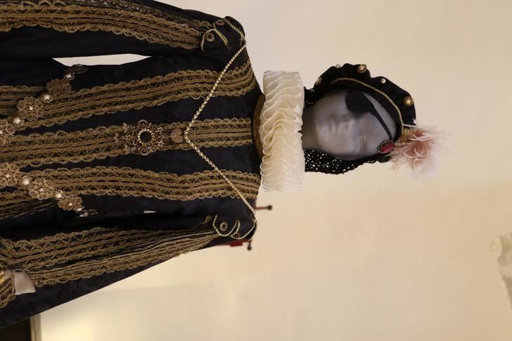 Inaugurada una exposición permanente de trajes renacentistas en Pastrana