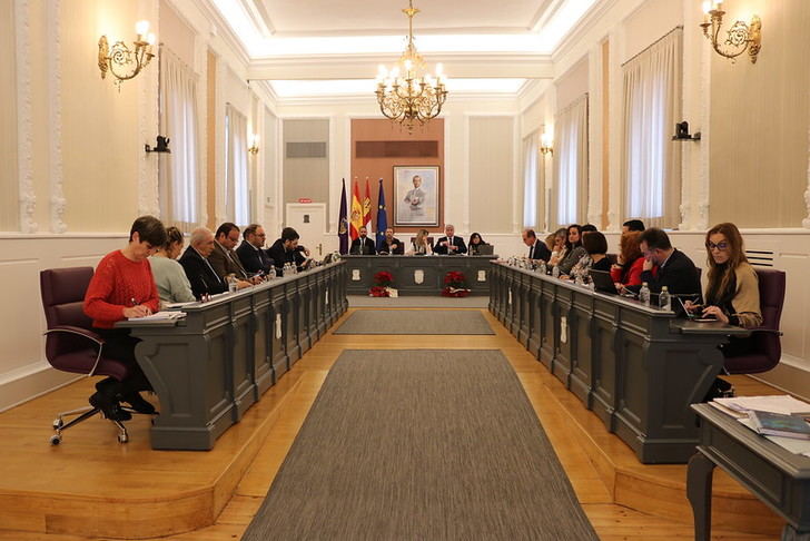 El ayuntamiento de Guadalajara aprueba un nuevo reconocimiento de crédito para pagar facturas pendientes de 2022 por valor de casi 62.000 euros