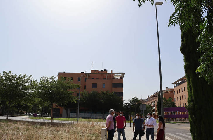 El Ayuntamiento de Azuqueca sustituye las farolas del sector R6 por tecnología led para mejorar en sostenibilidad