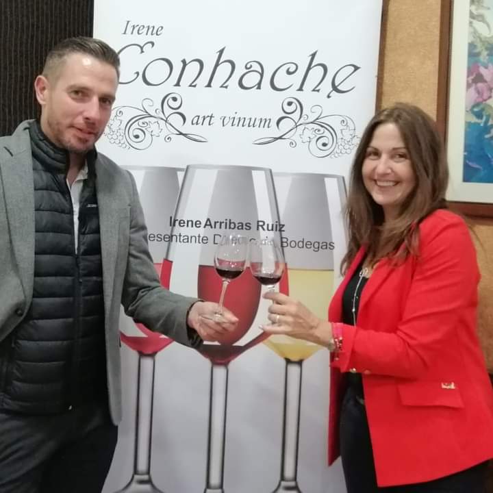 Sesenta afortunados disfrutaron de los vinos de Utiel Requena (Bodegas Hispano-Suizas) en el Fogón de Vallejo de Alovera