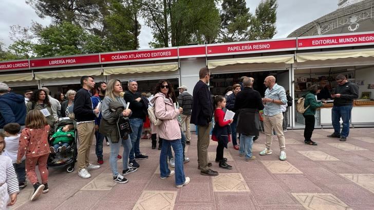 El Ayuntamiento de Guadalajara instalará una caseta para firmas de ejemplares en la Feria del Libro