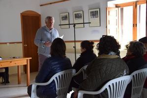 Más de 300 personas acuden a la Feria del Libro de la Sierra