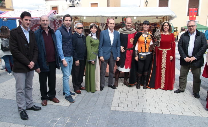 Salió el sol para iluminar la V Feria Medieval de Pareja