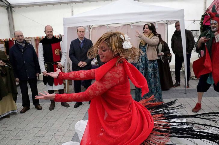 La lluvia no ha evitado el éxito de la Feria Medieval de Pareja 