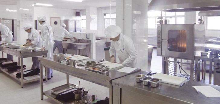 El Lycee des Metiers de L´Hotellerie de Bazeilles de Francia visita la Escuela de Hostelería de Guadalajara