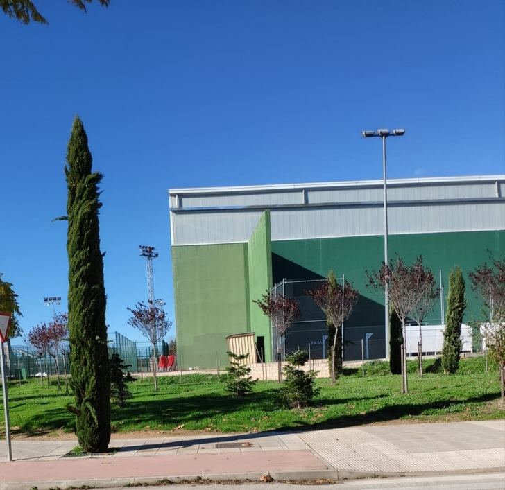 IU de Azuqueca denuncia que el gobierno de Blanco sabía que NO contaba con ningún respaldo legal para ceder el uso del Frontón del Complejo deportivo San Miguel a los locales de ocio nocturno