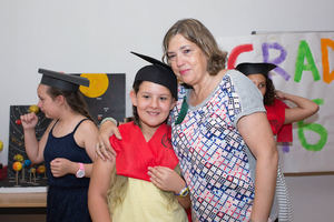 Fuentenovilla homenajea a su maestra, Beatriz Tabernero, con motivo de su jubilaci&#243;n