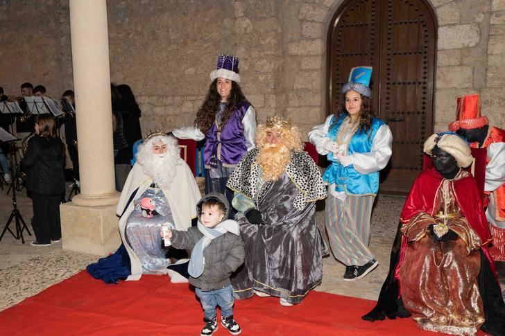 Fuentenovilla recibe a los Reyes Magos