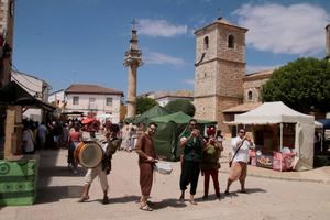 Fuentenovilla vuelve a lucir sus galas medievales