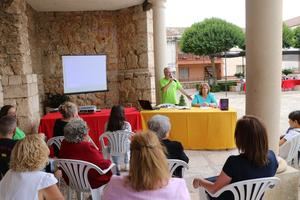 Chary del Moral ha presentado su libro 'Las flores se confiesan' en Fuentenovilla