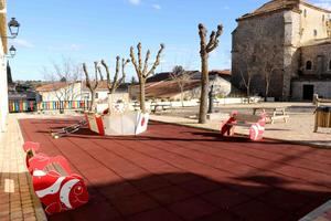 Fuentenovilla renueva sus parques infantiles