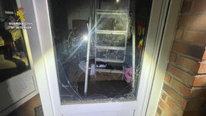 La Guardia Civil sorprende a una mujer de 28 años en el interior de una vivienda unifamiliar de Fuentenovilla sustrayendo efectos