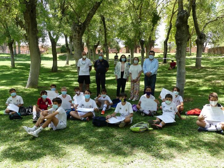 Olcina: El campus de fútbol del Real Madrid ha permitido que setenta niñas y niños hayan podido disfrutar de los valores del deporte