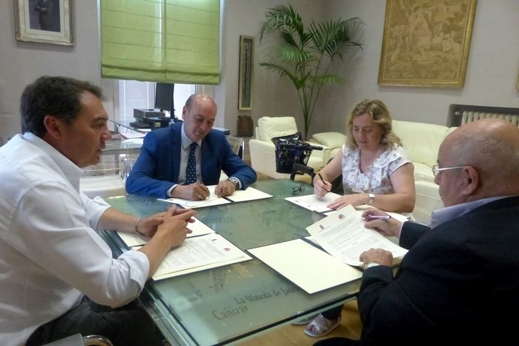 La Diputación presta su ayuda a la Asociación de Esclerosis Múltiple para el desarrollo de sus programas y terapias