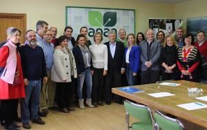 La ex ministra Isabel García Tejerina se reúne en Guadalajara agricultores y ganaderos y asegura que "es necesaria una victoria del PP"