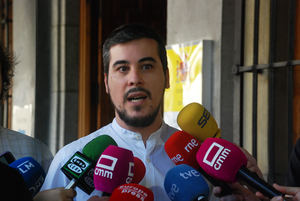 Gascón le dice a Feijóo que en Castilla-La Mancha “nos oponemos a los recortes, al fracking y al cementerio nuclear como defiende el PP”