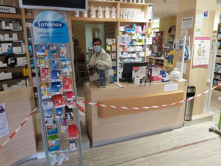 Técnicos de Geacam emprende por el coronavirus trabajos de desinfección en las farmacias ubicadas en Guadalajara capital