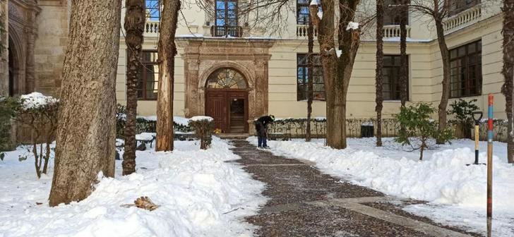 Todos los colegios de la provincia tienen clase presencial salvo La Arboleda de Pioz y 15 rutas escolares se han visto afectadas por el hielo