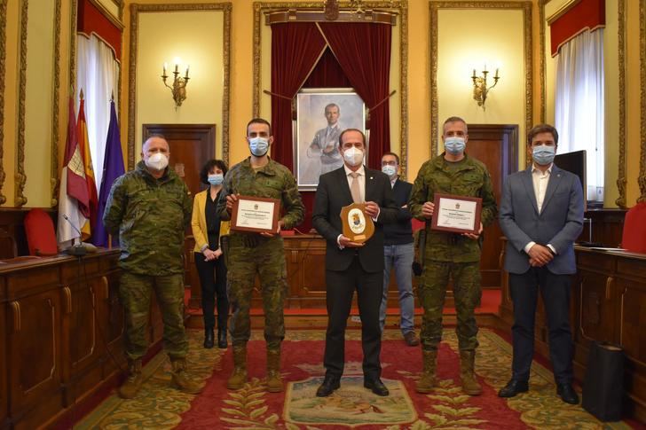 El Ayuntamiento de Guadalajara agradece al Ejército su colaboración en la retirada de hielo y nieve en la ciudad tras el paso de Filomena