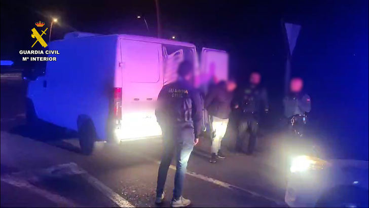 La Guardia Civil detiene a un grupo criminal que le imputa 17 robos de mobiliario de hostelería en bares y restaurantes de Azuqueca, Alovera, Villanueva de la Torre y Valdeaveruelo