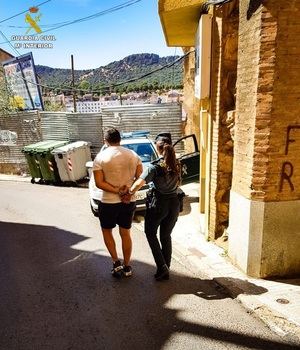 La Guardia Civil detiene a un prófugo de la justicia que llevaba más de un año oculto en Almadén