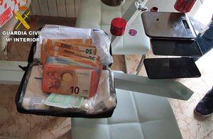 La Guardia Civil ha detenido a dos personas en Albarreal de Tajo por cultivo o elaboración de estupefacientes