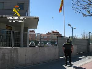 La Guardia Civil detiene a una persona por robar y coaccionar a una persona minusválida en Azuqueca de Henares