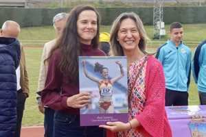 El Ayuntamiento rinde homenaje al presente, pasado y futuro del atletismo en Guadalajara y crea un muro de la fama