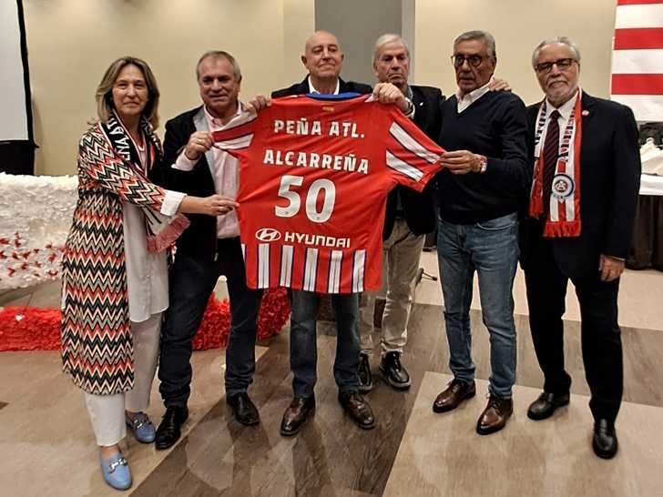 La alcaldesa de Guadalajara acompañó la celebración del 50 aniversario de la Peña Atlética Alcarreña