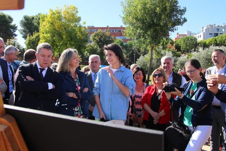 Guarinos apela a la colaboración entre administraciones para garantizar el bienestar de las personas más vulnerables y de sus familias