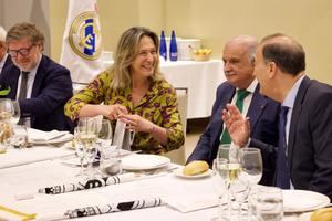 La alcaldesa acompañó el 70 aniversario de la Peña Madridista de Guadalajara