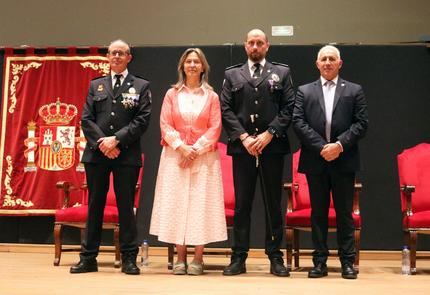 La alcaldesa preside la toma de posesión del nuevo intendente de la policía local de Guadalajara