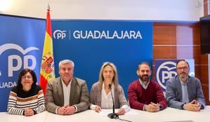 Guarinos: “Se trata de un programa diseñado y redactado a pie de calle, centrado en las personas, en las oportunidades y en la calidad de vida de la ciudad”