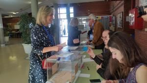 Guarinos tras ejercer su derecho al voto : Sólo el Partido Popular garantiza la unidad y la concordia entre todos los españoles