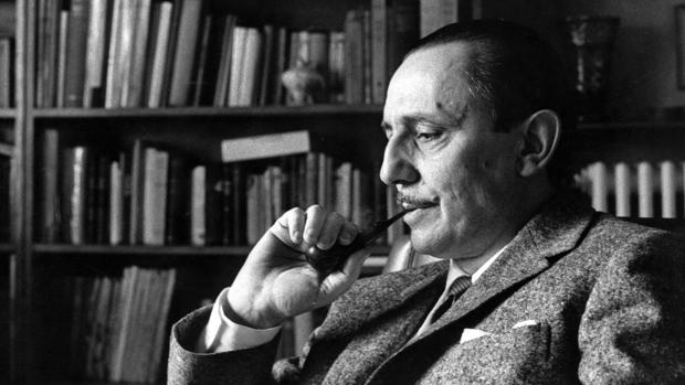 El hijo de Buero Vallejo dona al Ateneo de Madrid casi 3.000 volúmenes de poesía de su padre