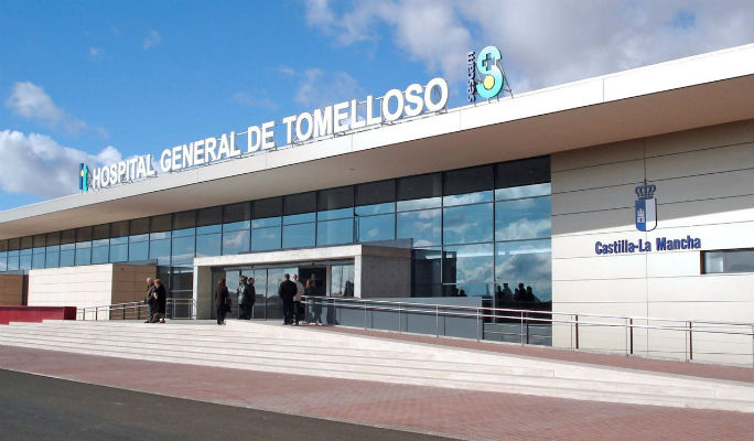 Dos médicos, una enfermera y una auxiliar agredidos en el Hospital de Tomelloso