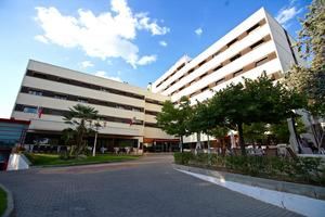 Un incendio obliga a evacuar a 240 clientes del emblemático Hotel Torremangana en Cuenca