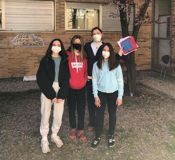 Alumnas del IES Profesor Domínguez Ortiz de Azuqueca han resultado ganadoras de la fase nacional de una competición de estadística europea