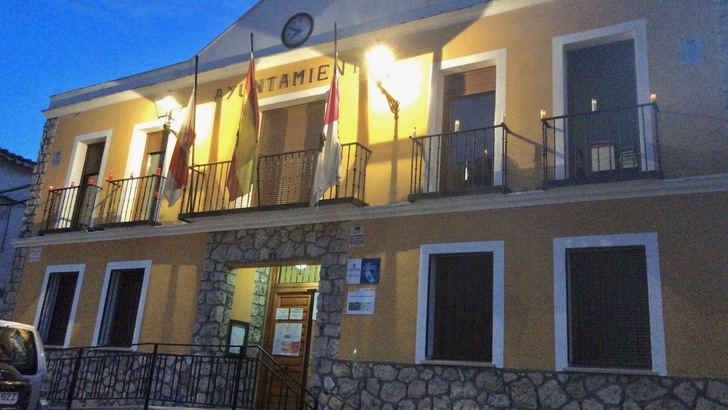 Illana guarda luto por los fallecidos a causa del coronavirus