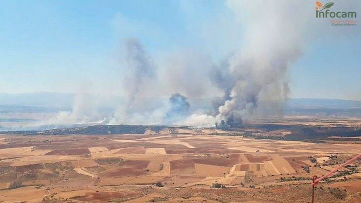 El incendio de El Casar arrasa casi 1.000 hectáreas, baja a nivel 1 y todavía siguen trabajando 30 efectivos para su extinción