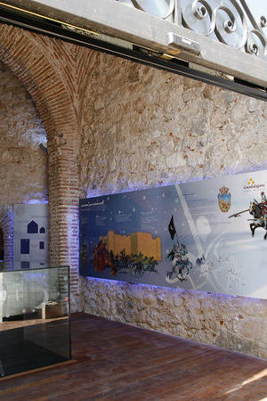 Ingenieros en la ciudad: el primer traje espacial y otros ingenios, detalle monumental de junio